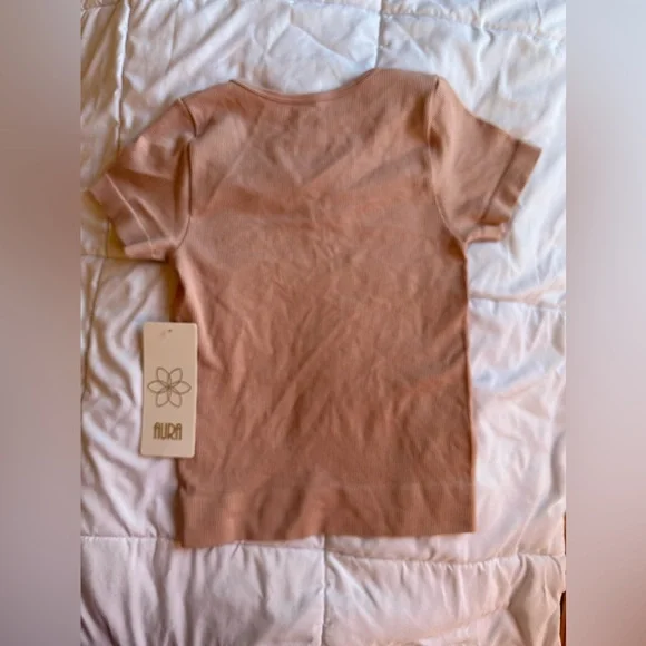 Aura Fitted Ribbed Tee - Picture 5 of 5